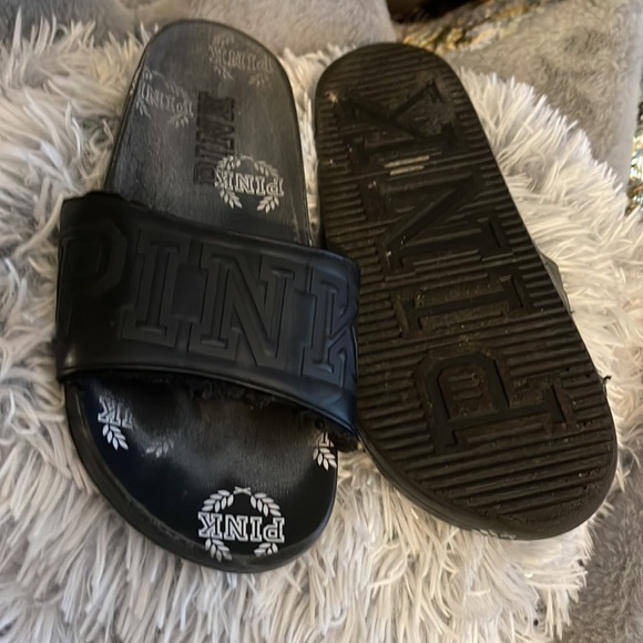 Victoria's Secret PINK Single Strap Leather fur  Slides in Black size 9 large - Picture 2 of 4